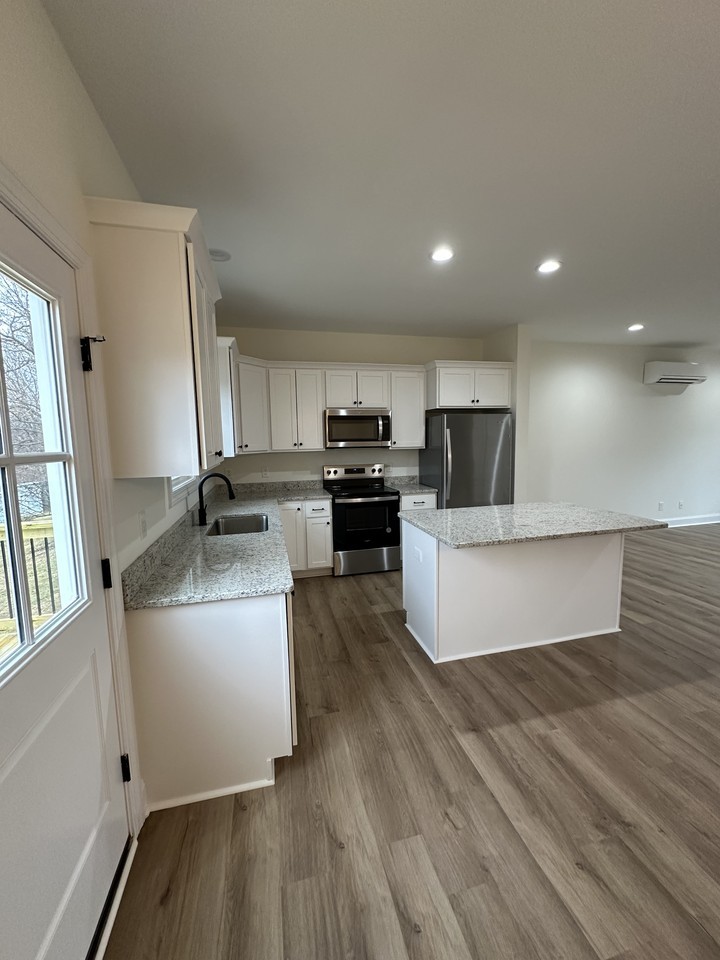1015 Piedmont St #A - Photo 4 of 21