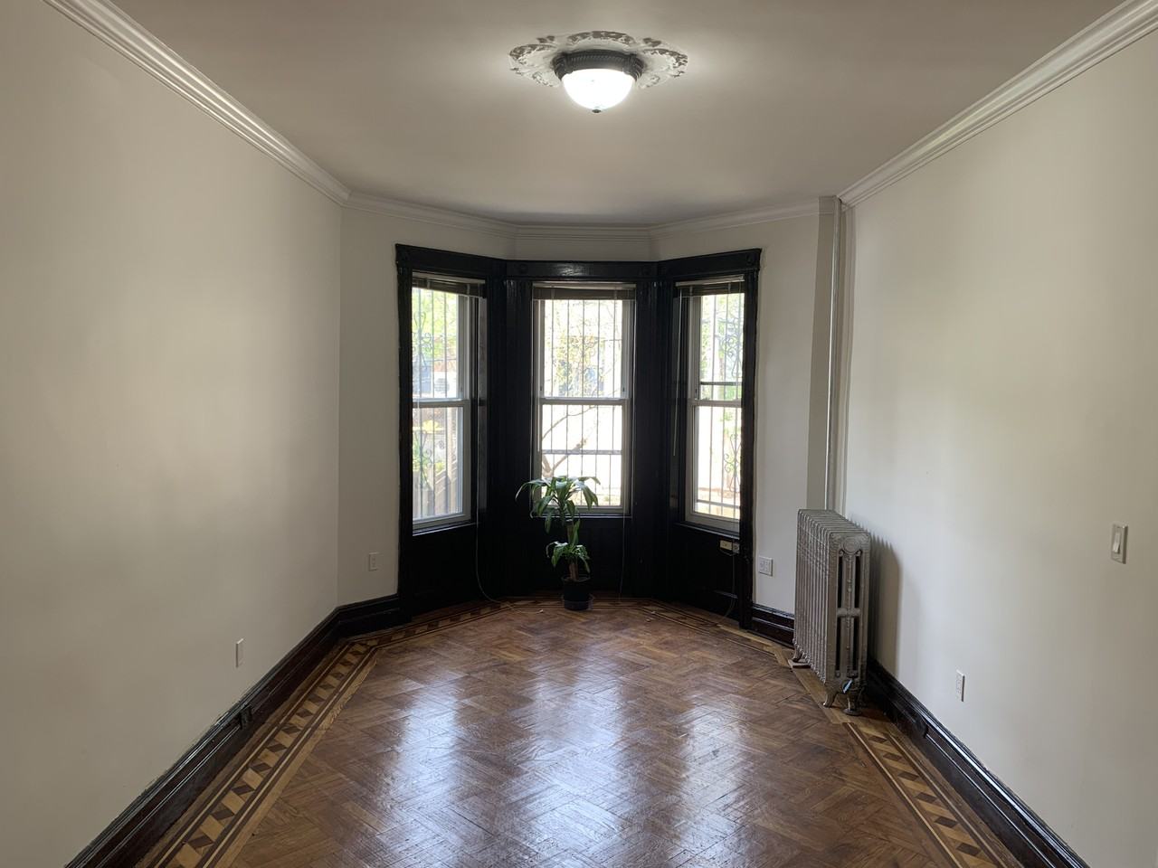 252 E 23rd St #NA - Photo 3 of 7