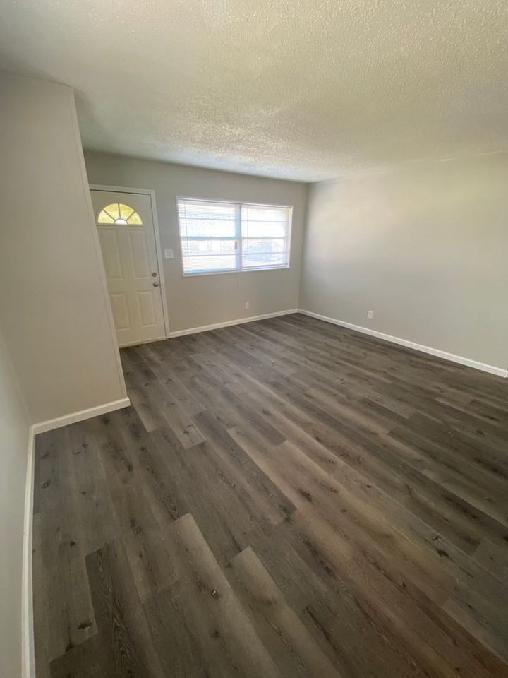 Deer Creek Apartments - Photo 3 of 50