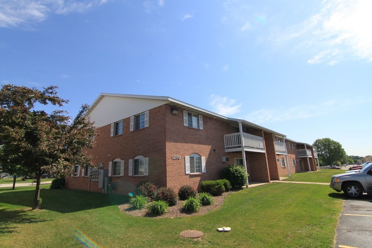 Maplewood - Photo 2 of 43