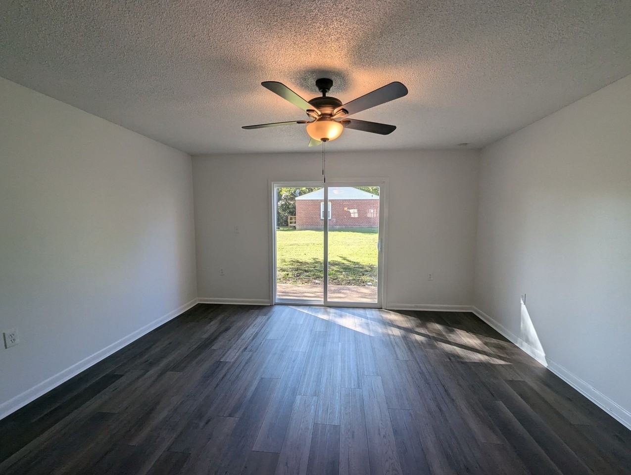 203 South Poplar Street - Photo 3 of 26