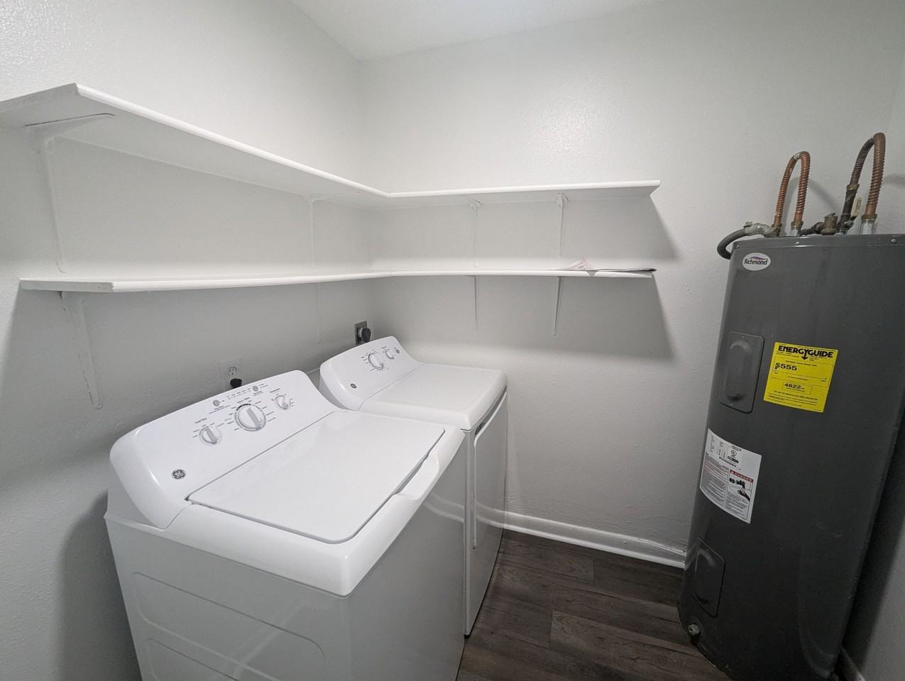 201 S Poplar St - Photo 4 of 26