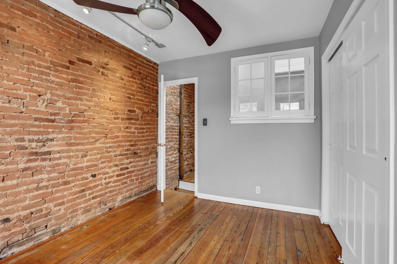 1409 Covington St - Photo 4 of 36
