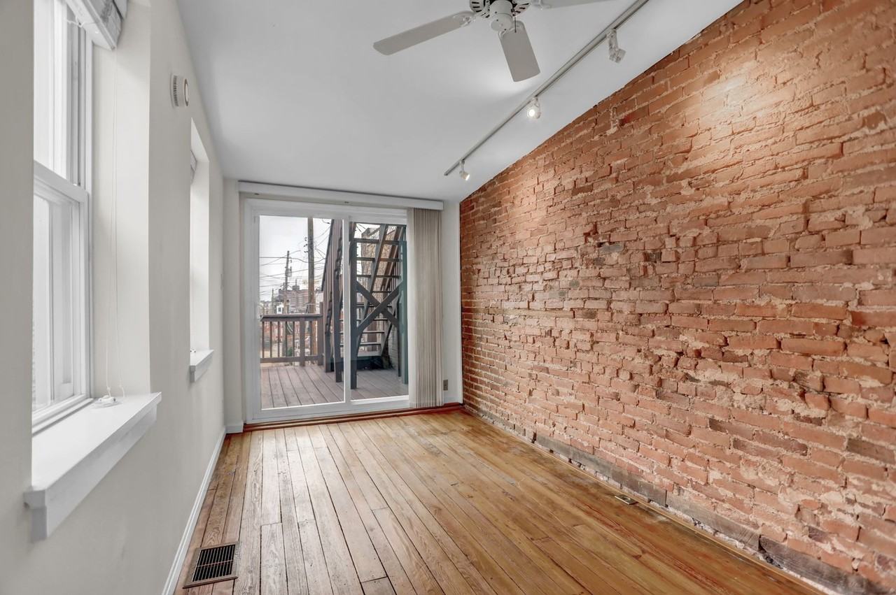 1409 Covington St - Photo 6 of 36