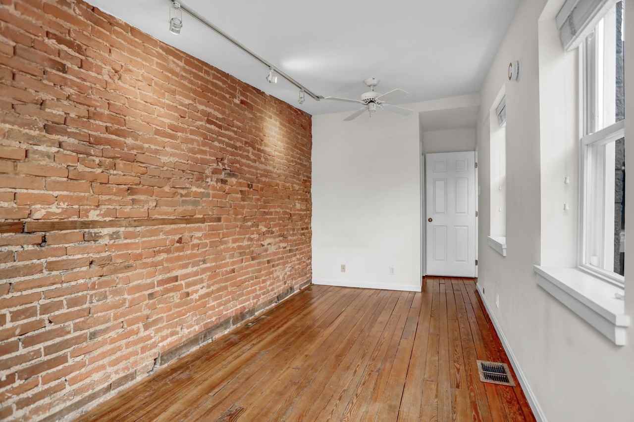 1409 Covington St - Photo 5 of 36