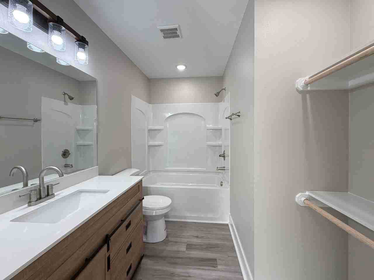 877 23rd St - Photo 6 of 27