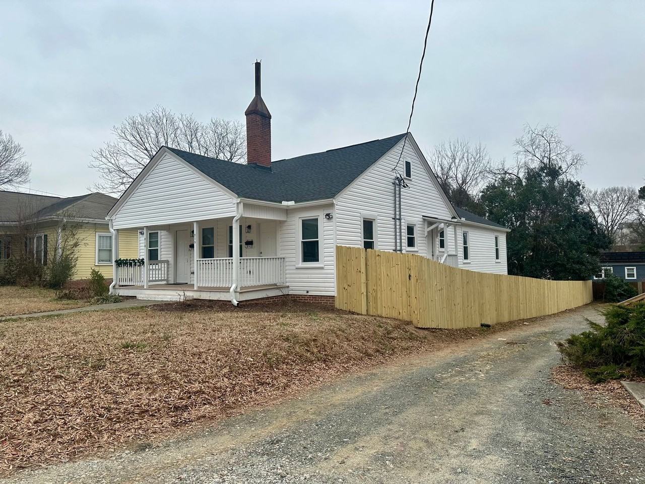 215 W Geer St - Photo 2 of 15