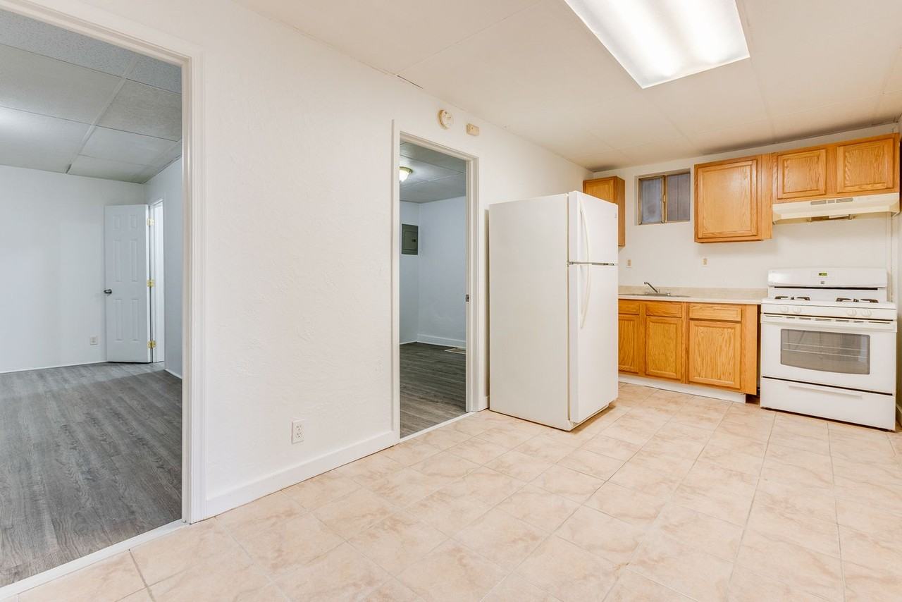 01 - 705 Brownsville - Photo 6 of 37