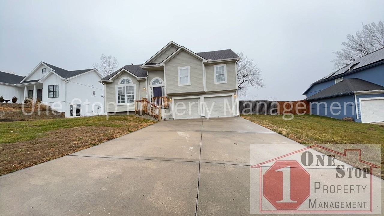 108 E Whispering Hills Blvd - Photo 2 of 19
