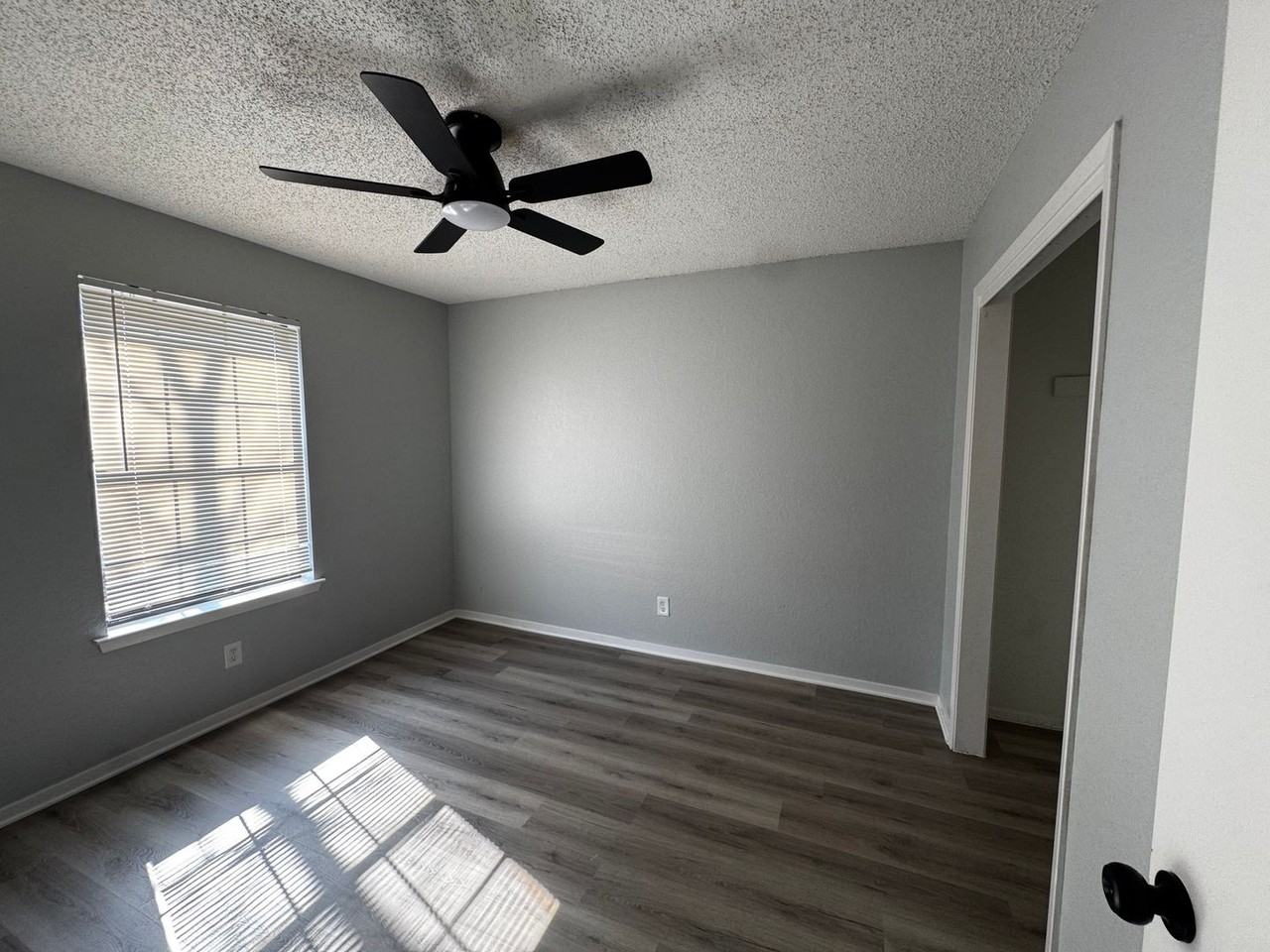 5728 Springtide Dr - Photo 2 of 8