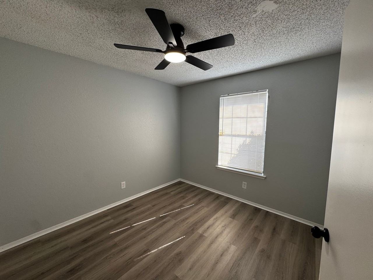 5728 Springtide Dr - Photo 3 of 8