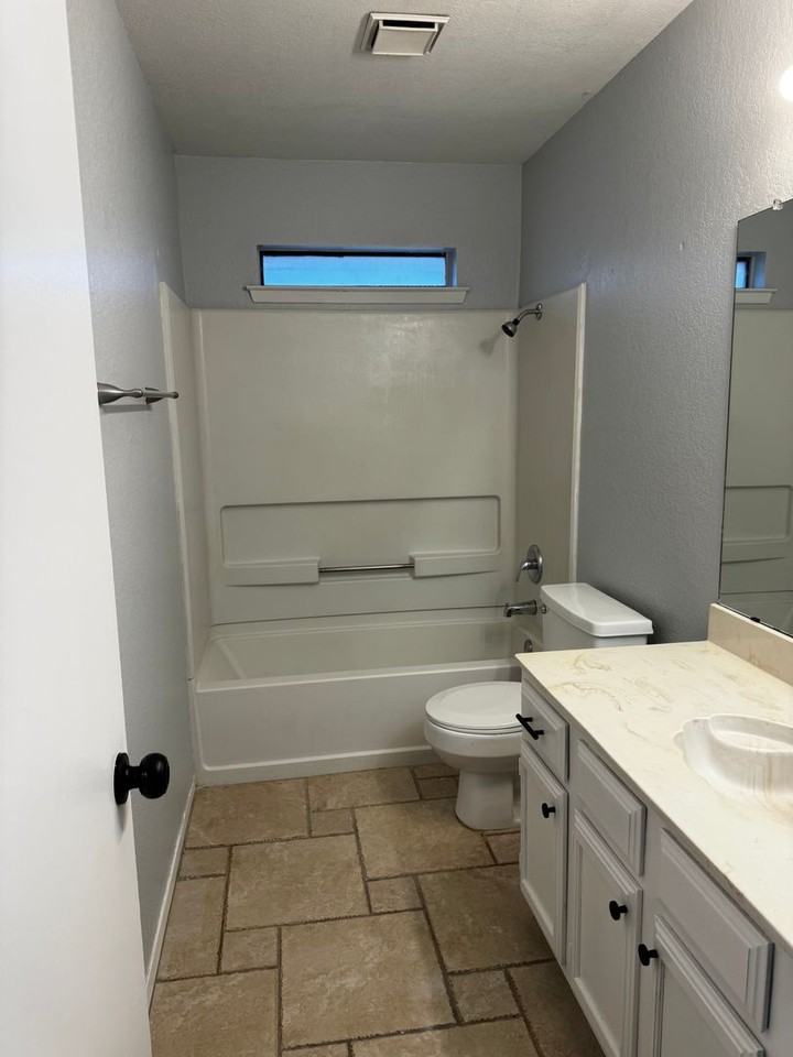 5728 Springtide Dr - Photo 7 of 8