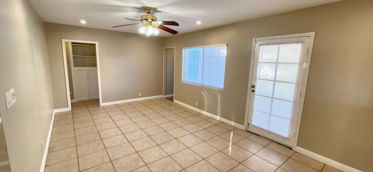 11022 Bunker Hill Dr - Photo 2 of 14
