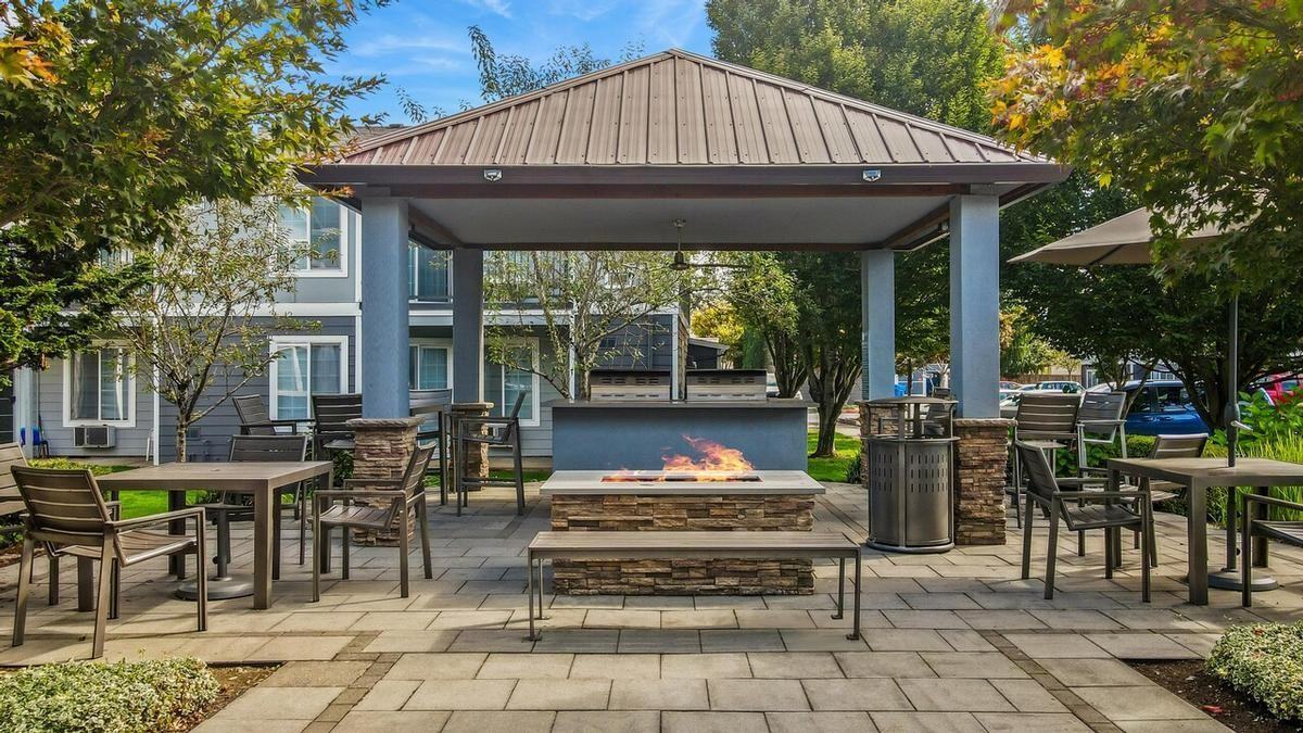 7531 Ne 18th St - Photo 5 of 20