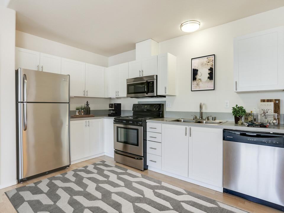 7531 Ne 18th St - Photo 2 of 20