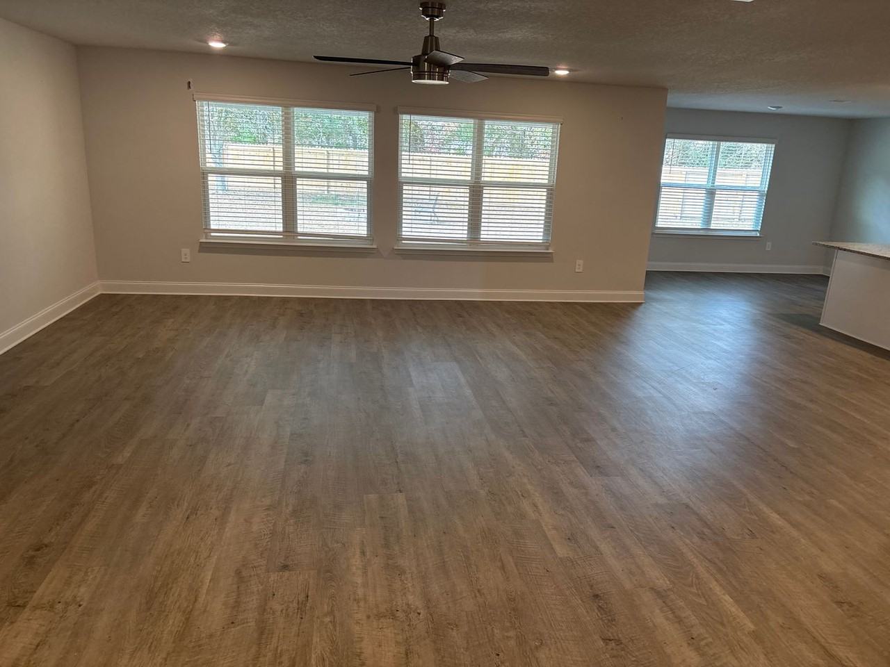 18058 Big Leaf Dr - Photo 2 of 15