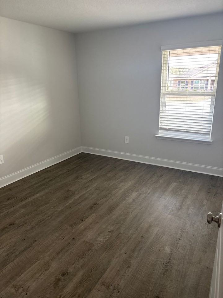 18058 Big Leaf Dr - Photo 7 of 15