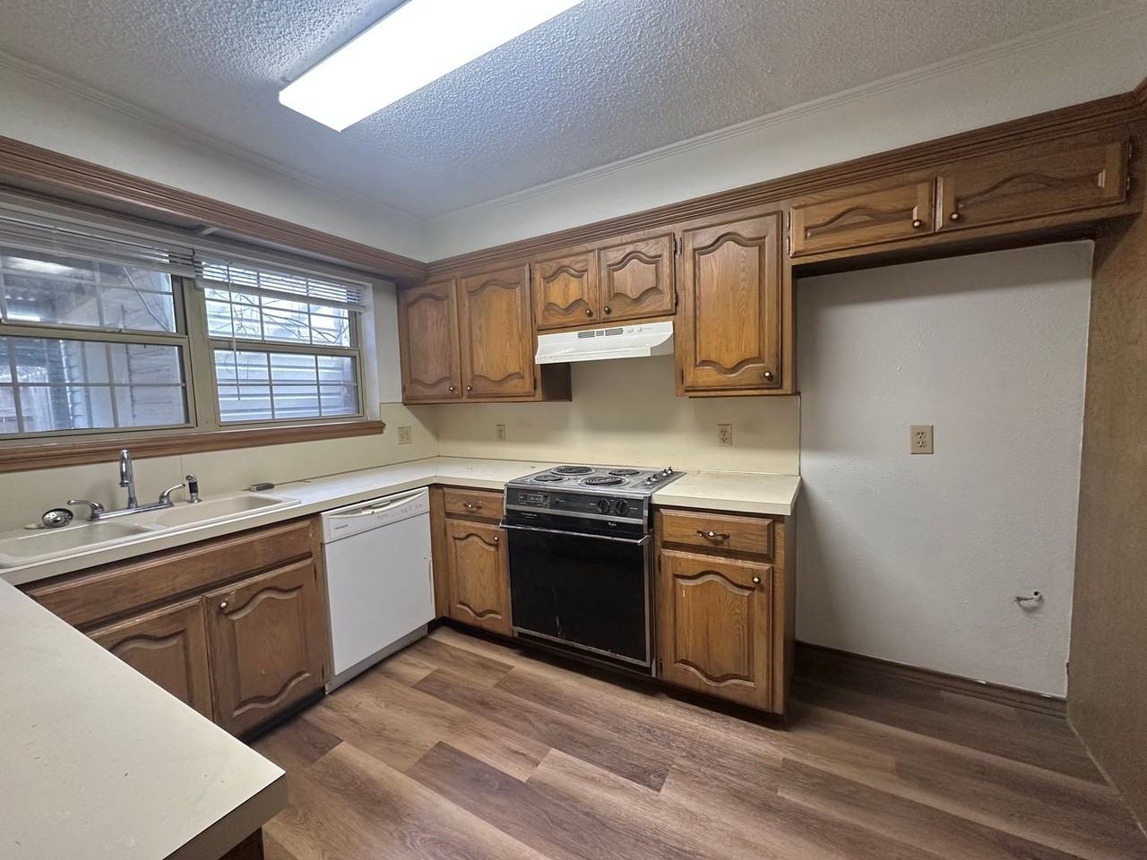 6222 Gould Pl - Photo 2 of 16