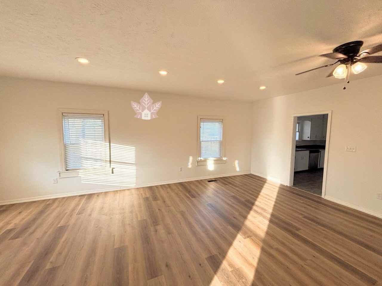 4523 S Harmon St - Photo 3 of 21