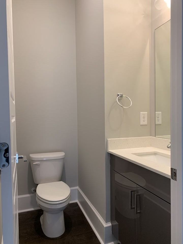 456 Parkway Dr Ne #9 - Photo 4 of 35