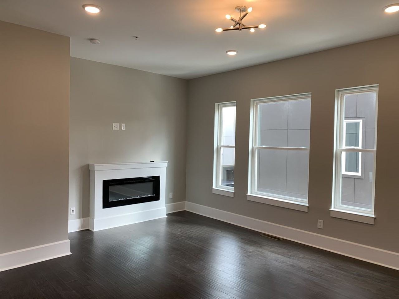 456 Parkway Dr Ne #9 - Photo 6 of 35