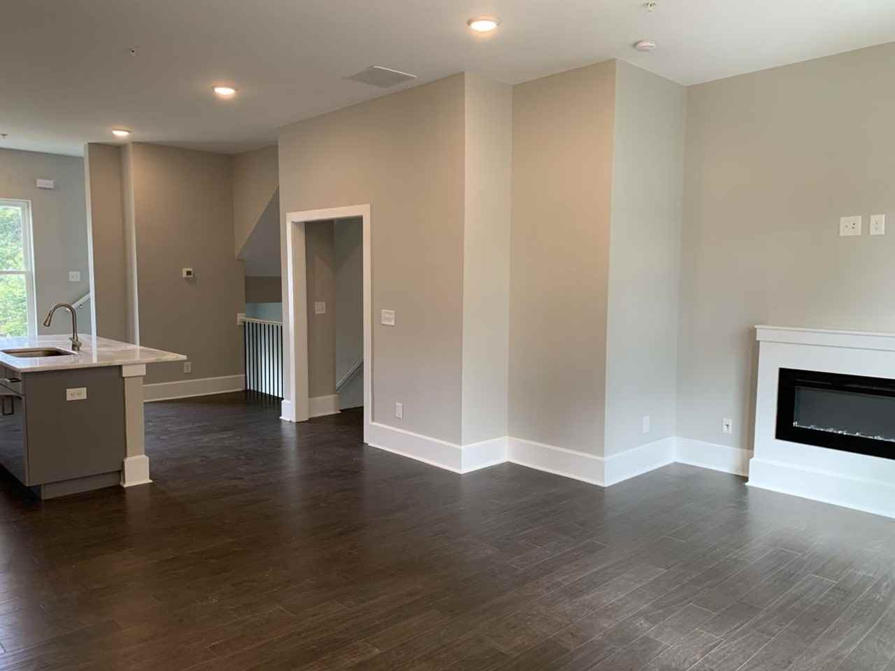 456 Parkway Dr Ne #9 - Photo 7 of 35