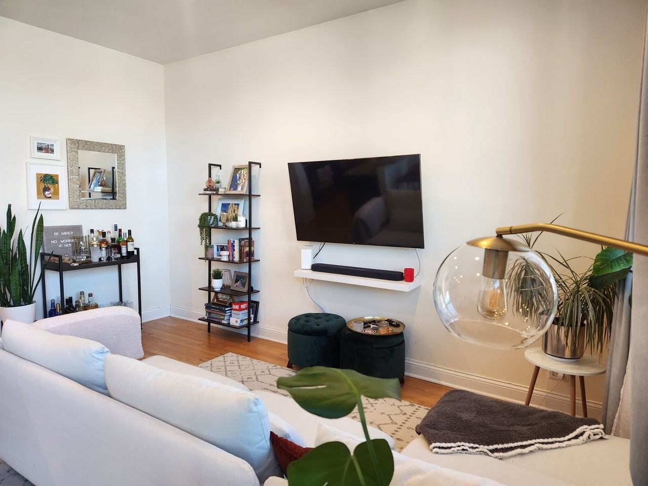 918 W Belmont Ave #405 - Photo 5 of 11