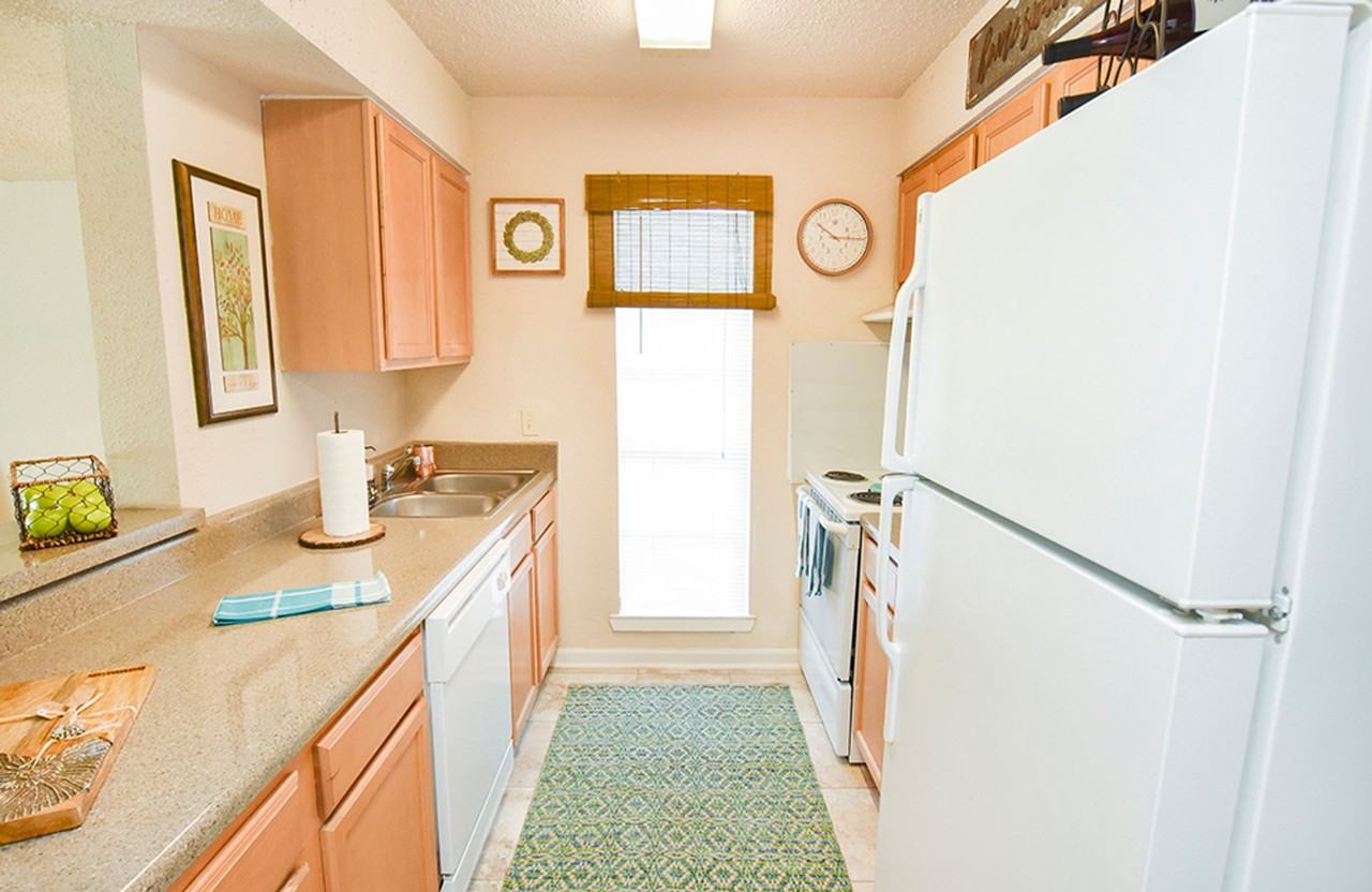 Camelot Court - Photo 5 of 14