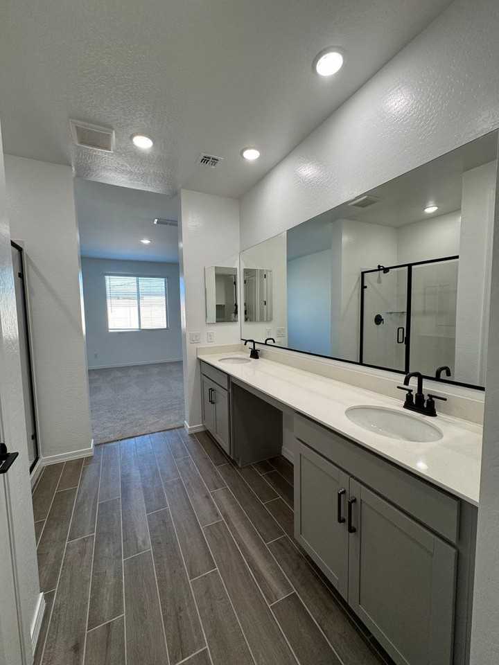 7606 W Smoketree Dr - Photo 3 of 39