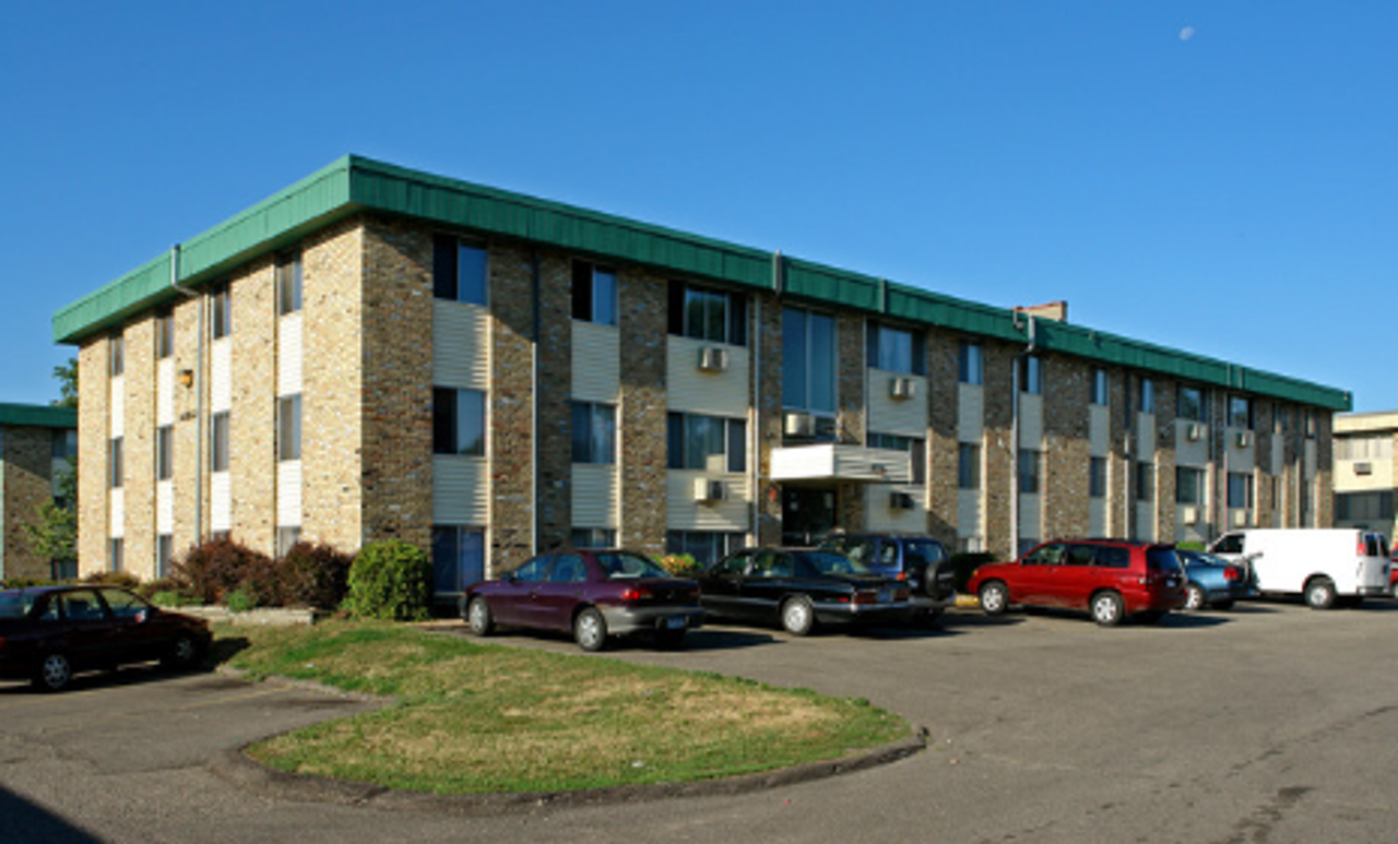 Woodbridge Terrace Apartments - Photo 2 of 7