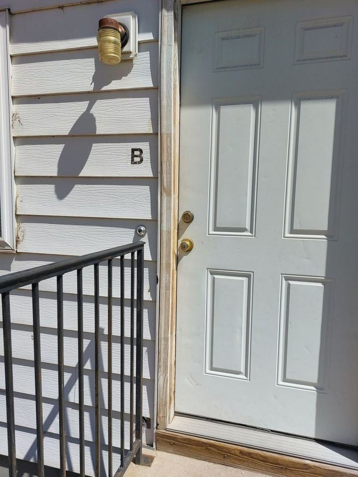 (2115 9th Ave) - Photo 3 of 16