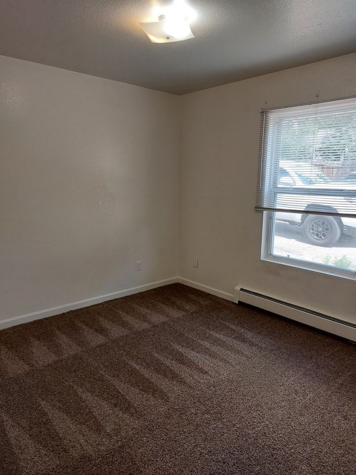 2115 9th Ave - Photo 7 of 16