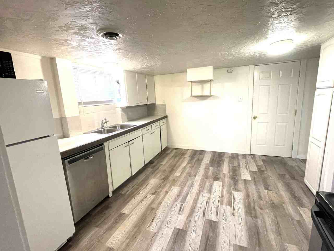 (2001 9th Ave) - Photo 5 of 31