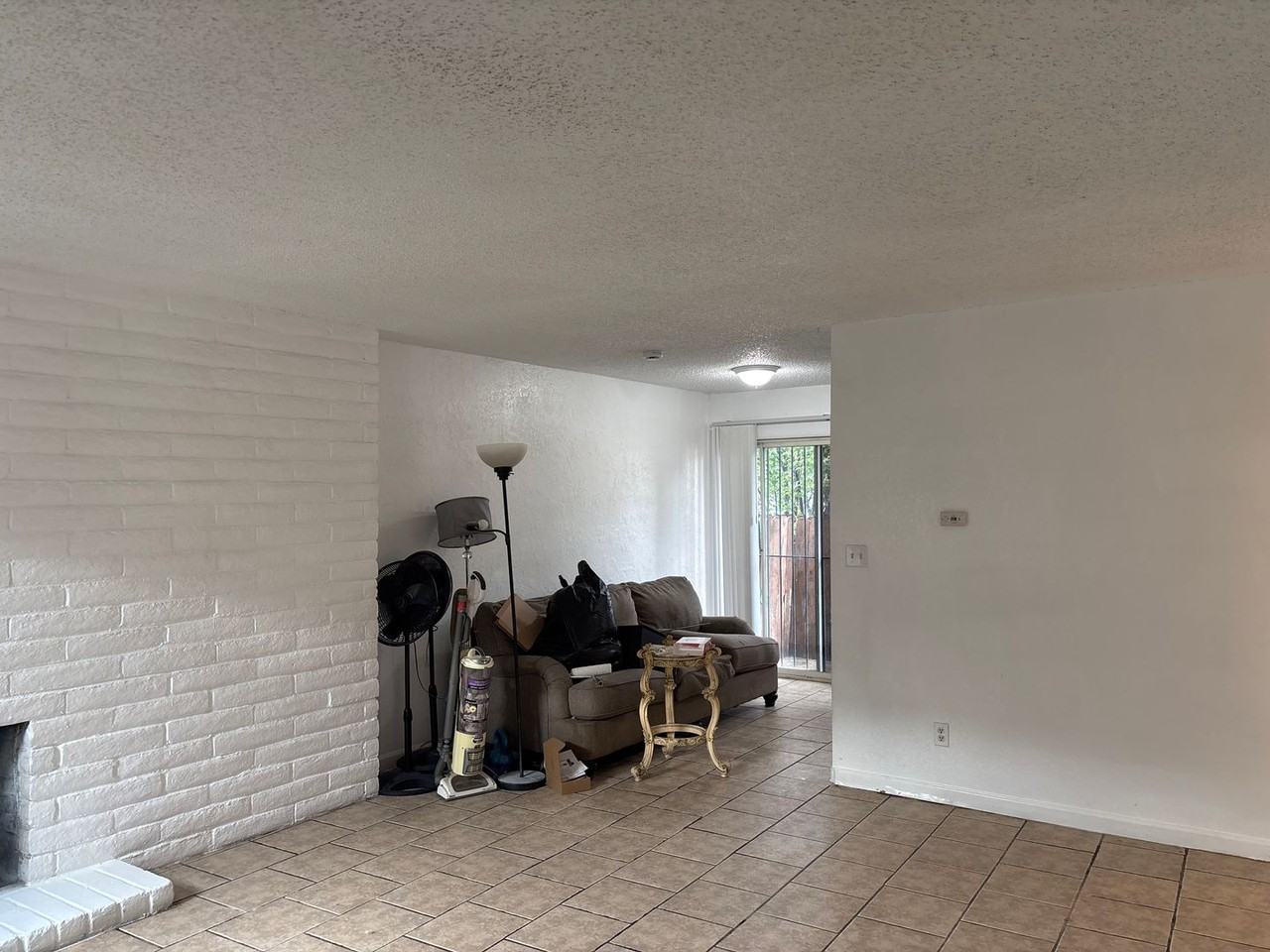 828 Astor St - Photo 7 of 16