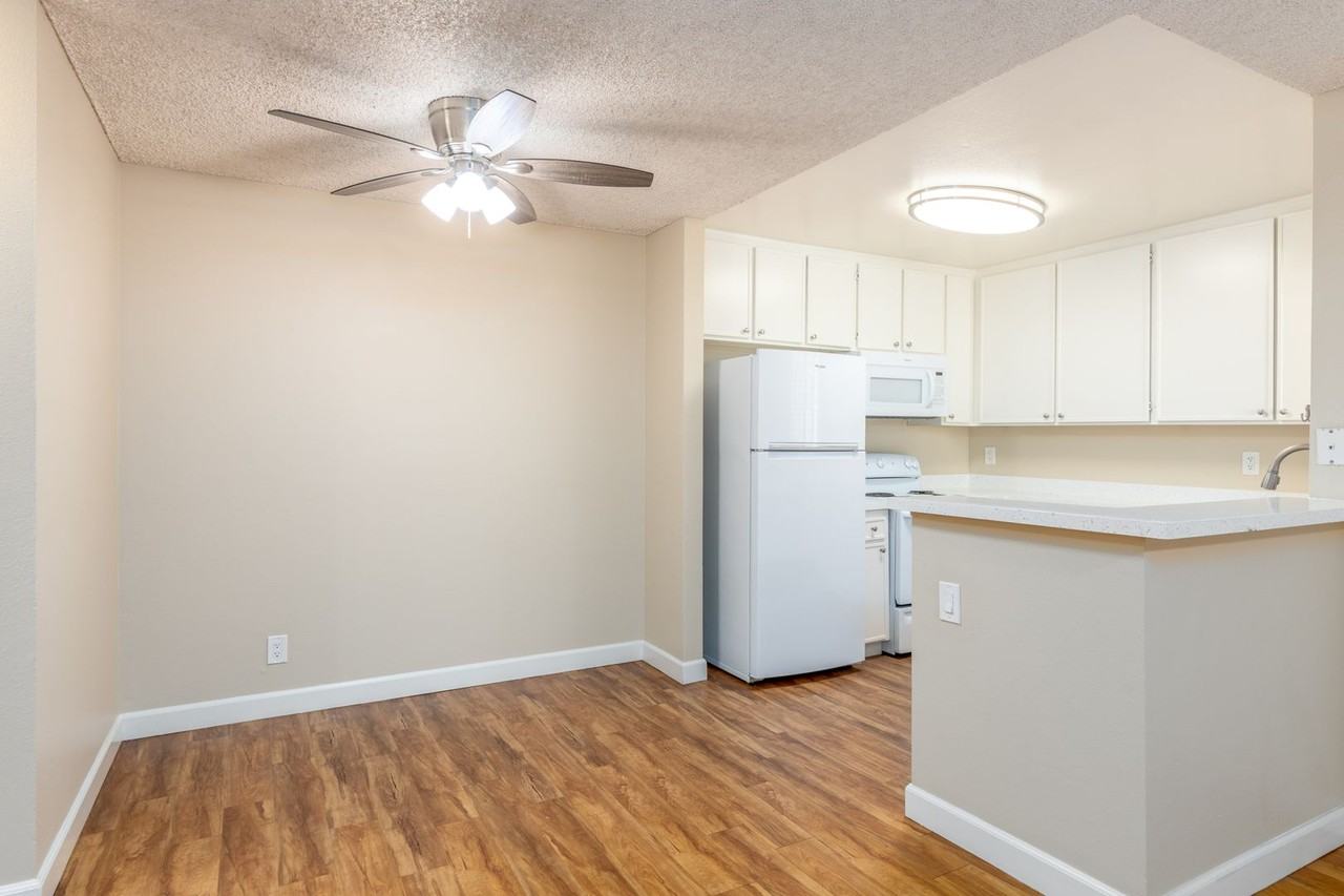 Willow Creek Apartments - Photo 4 of 38