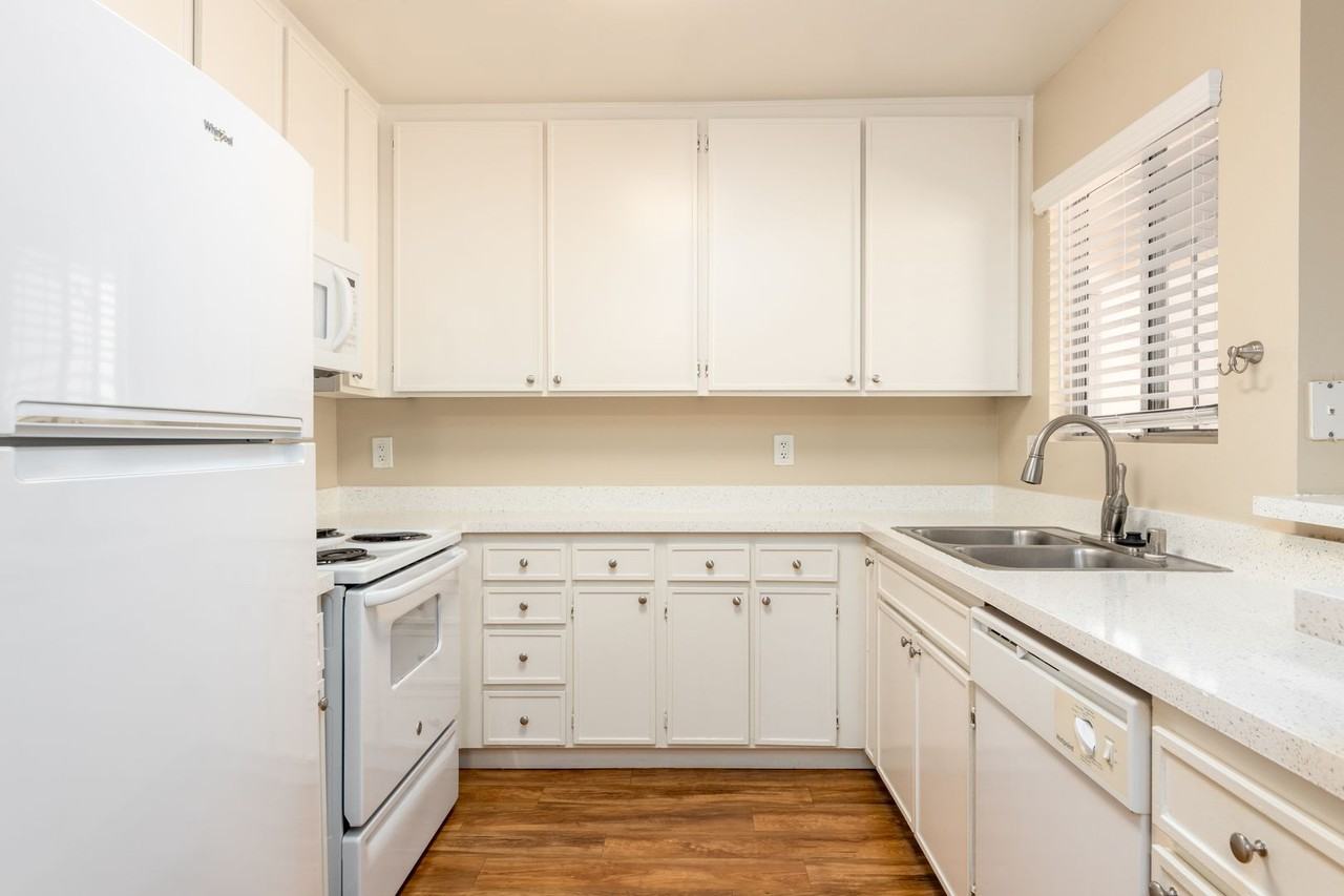 Willow Creek Apartments - Photo 6 of 38