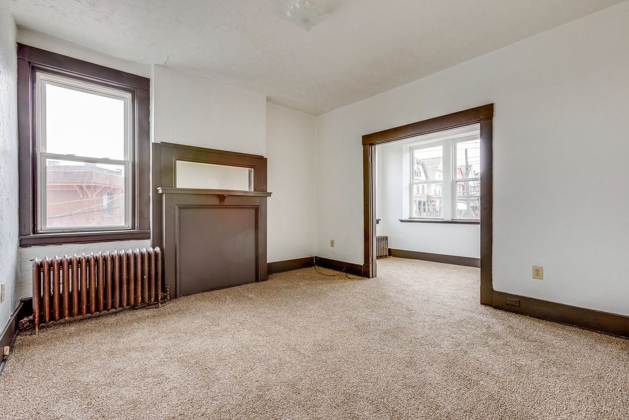 10 - 466 Hays - Photo 3 of 36