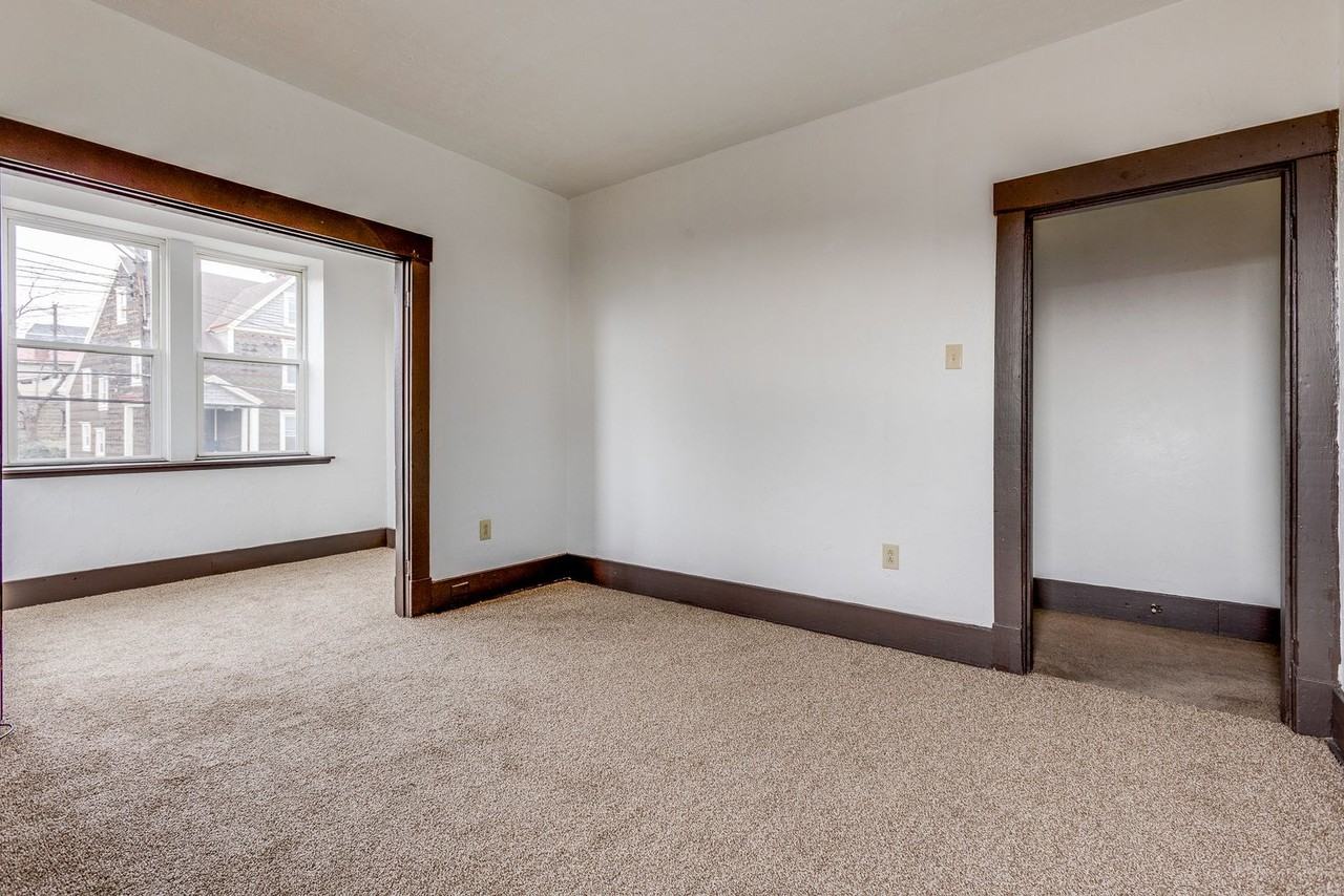 10 - 466 Hays - Photo 4 of 36