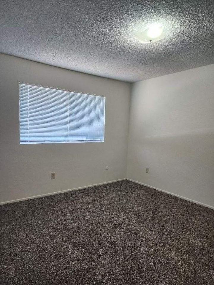 5101 Appleblossom Dr #06 - Photo 7 of 12