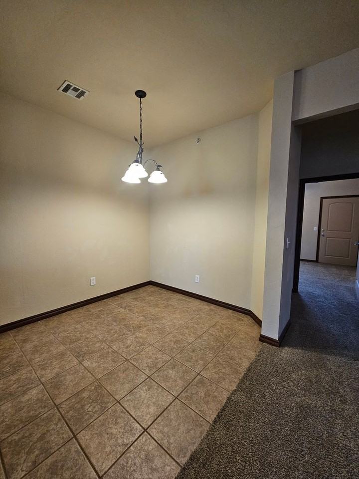 1812 Alameda St #423 - Photo 5 of 16
