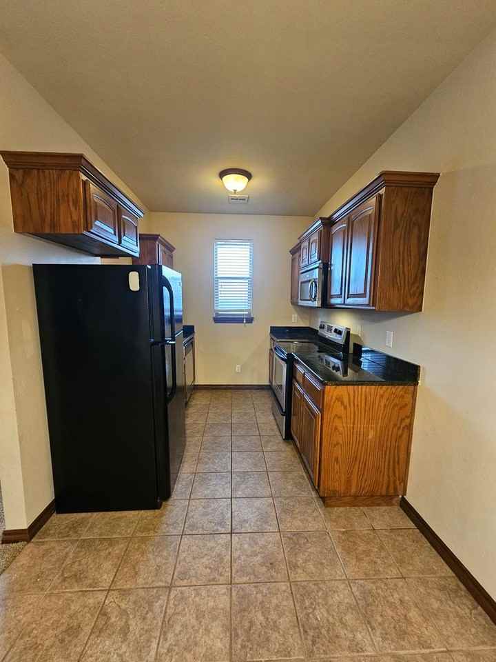 1812 Alameda St #423 - Photo 6 of 16