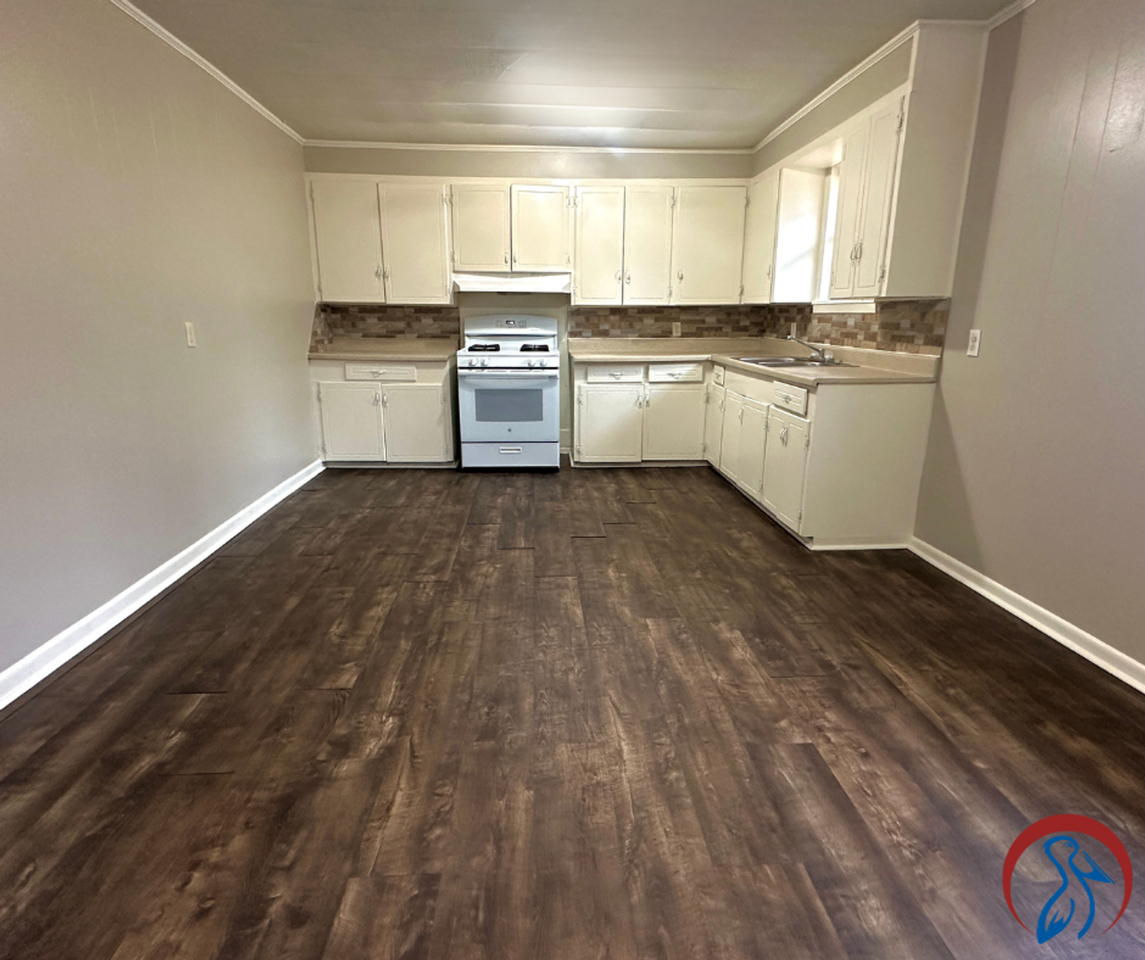 124 Pine Dr - Photo 3 of 8