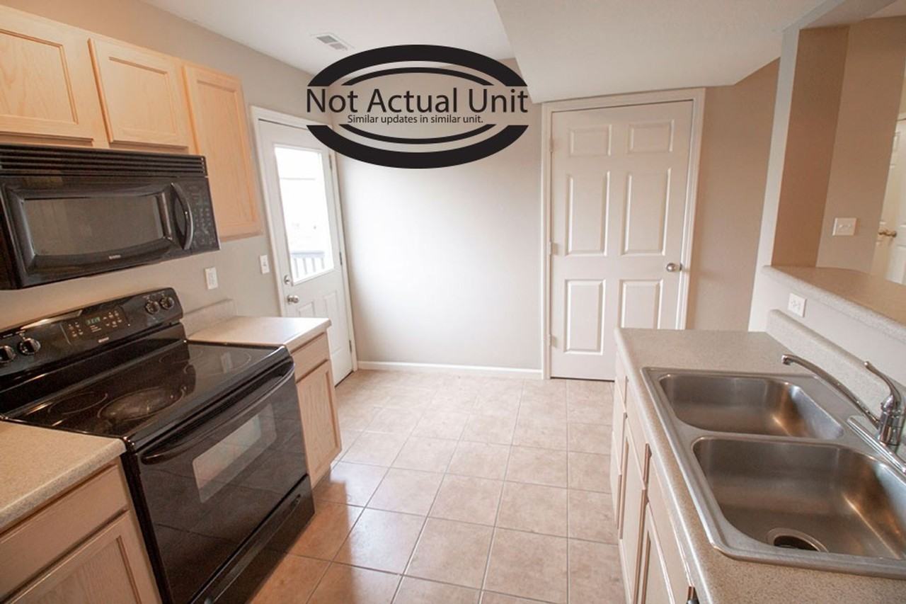 3911 Snowy Owl Dr - Photo 3 of 36