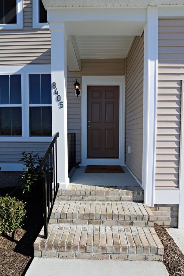 8405 Wescott Dr - Photo 3 of 19