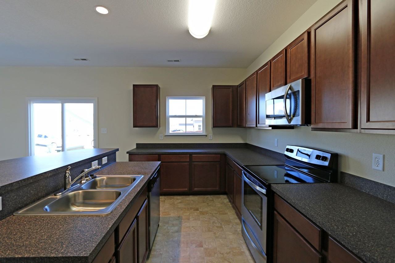 8405 Wescott Dr - Photo 6 of 19
