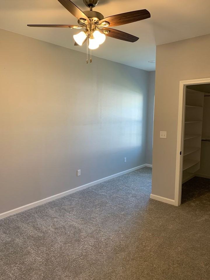 2925 Gillis Dr - Photo 4 of 16