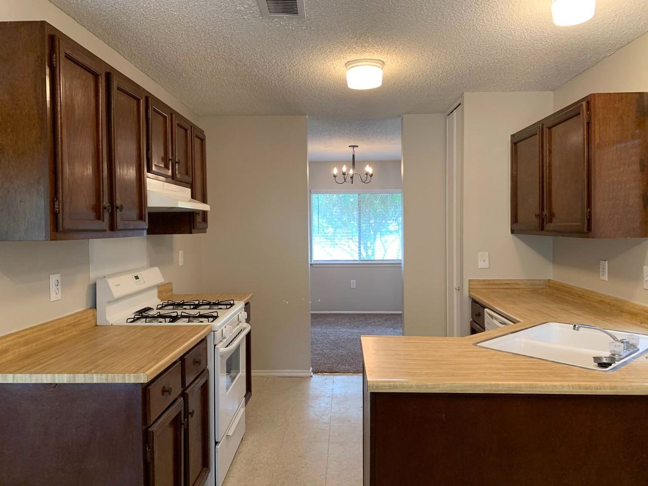 5931 Kissing Oak St - Photo 6 of 15