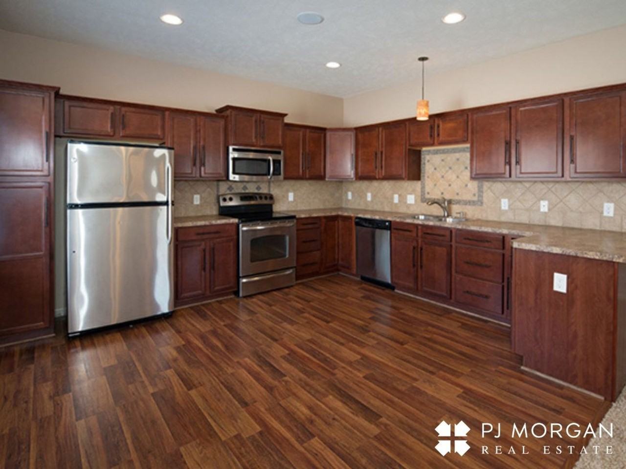 18958 L St - Photo 4 of 11