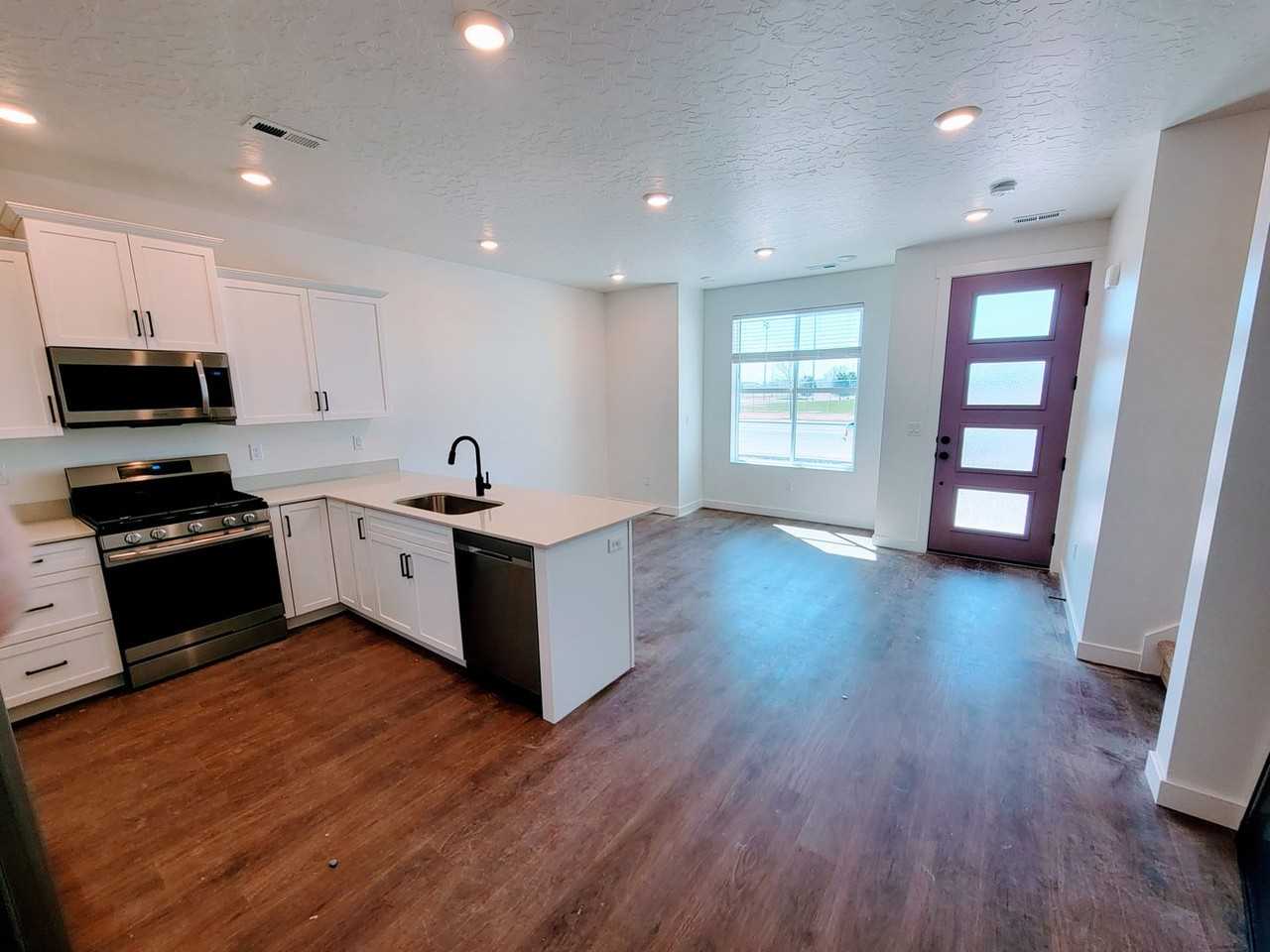 1928 1928 W Jonsson Park Lane - Photo 2 of 29