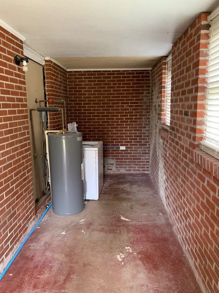 1105 Old Virginia Beach Rd - Photo 2 of 10